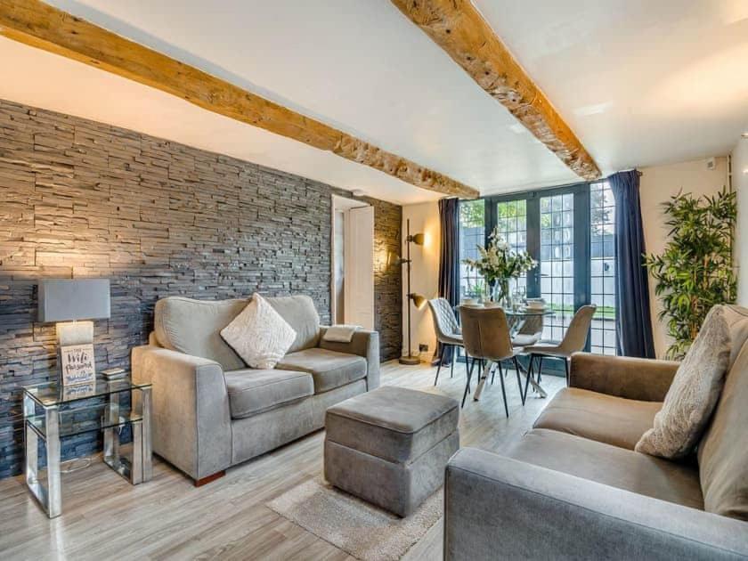2 Bedroom Cosy Cottage With Hot Tub In Hambrook Close To Bristol City Centre Eksteriør billede