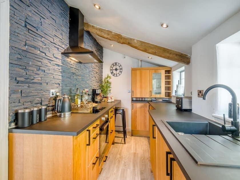 2 Bedroom Cosy Cottage With Hot Tub In Hambrook Close To Bristol City Centre Eksteriør billede